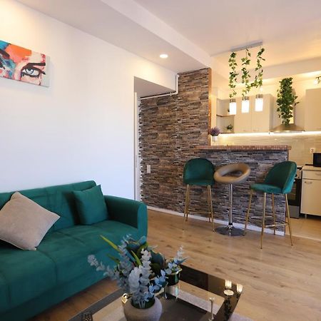 Apartament Beauty Smarald By Cosmopolis Stefanestii de Jos Exterior foto