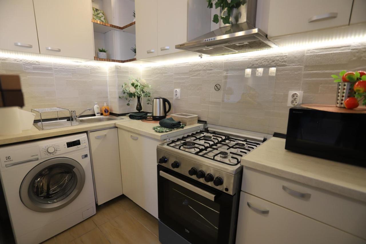 Apartament Beauty Smarald By Cosmopolis Stefanestii de Jos Exterior foto