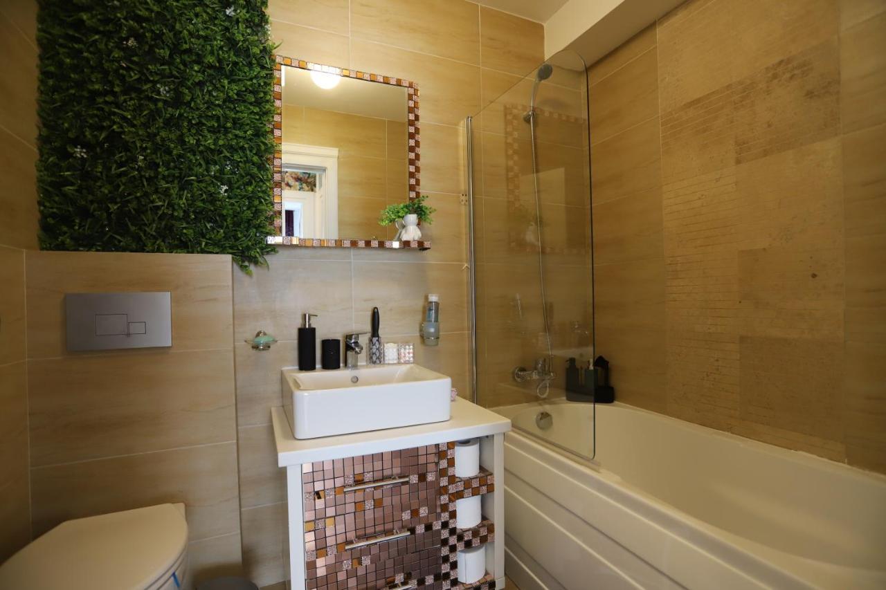 Apartament Beauty Smarald By Cosmopolis Stefanestii de Jos Exterior foto